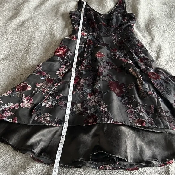 White House Black Market Black Floral Velvet 90s Inspired Formal Midi Dress - Picture 8 of 13